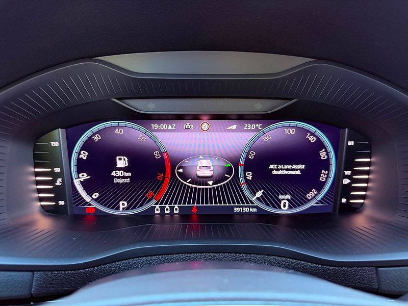 Škoda Karoq 1.5 TSi DSG Style, ČR, 1.Maj - fotka 19 z 34