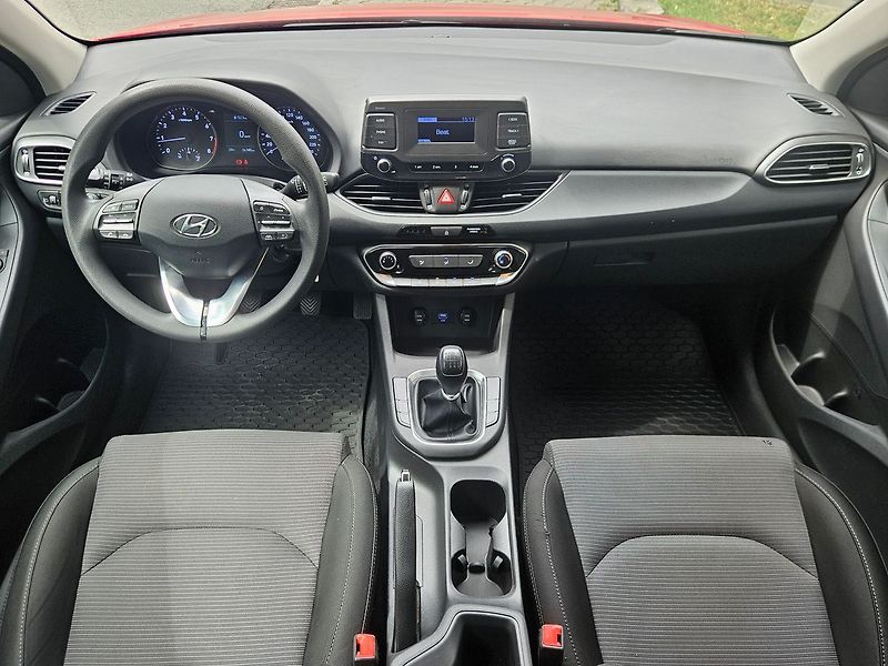 Hyundai i30 1.5i Start Plus, 1.maj. - fotka 12 z 29