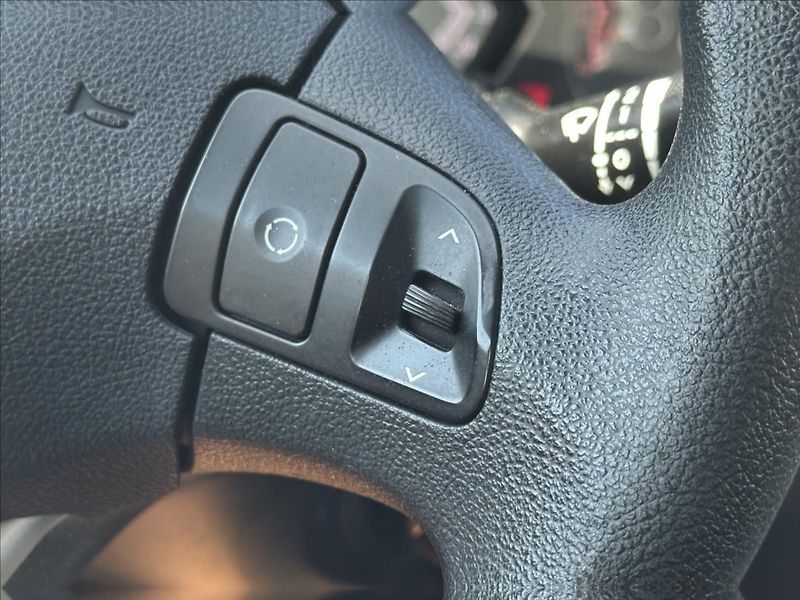 Kia Ceed 1,6 CRDi 85kW Exclusive - fotka 14 z 28