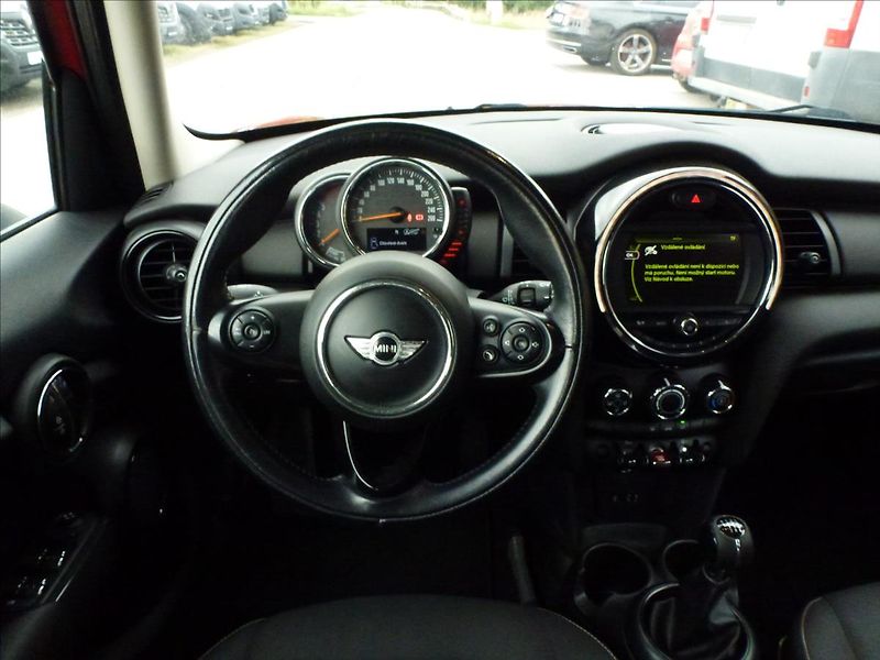 Mini One 1,5 D 5 dveří  TWINPOWER TURBO - fotka 30 z 51
