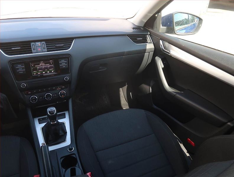 Škoda Octavia (2016) Style 1.2 TSI, Tempomat - fotka 8 z 19