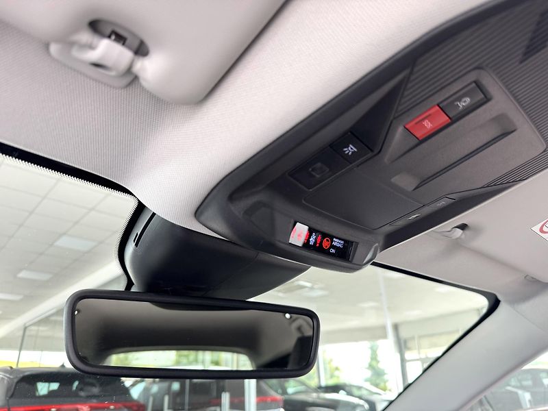 Peugeot 308 1,2PT 130*AT8*STYLE*Distronic - fotka 19 z 33