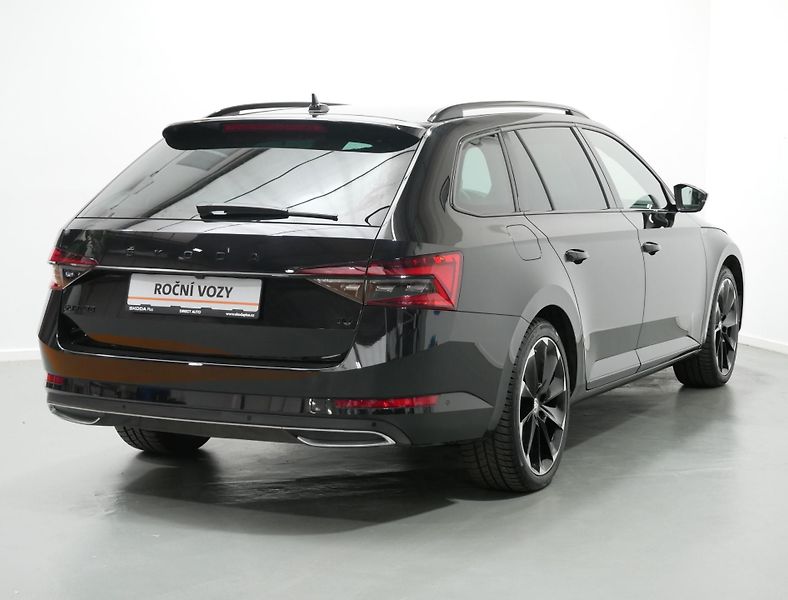 Škoda Superb - fotka 2 z 24