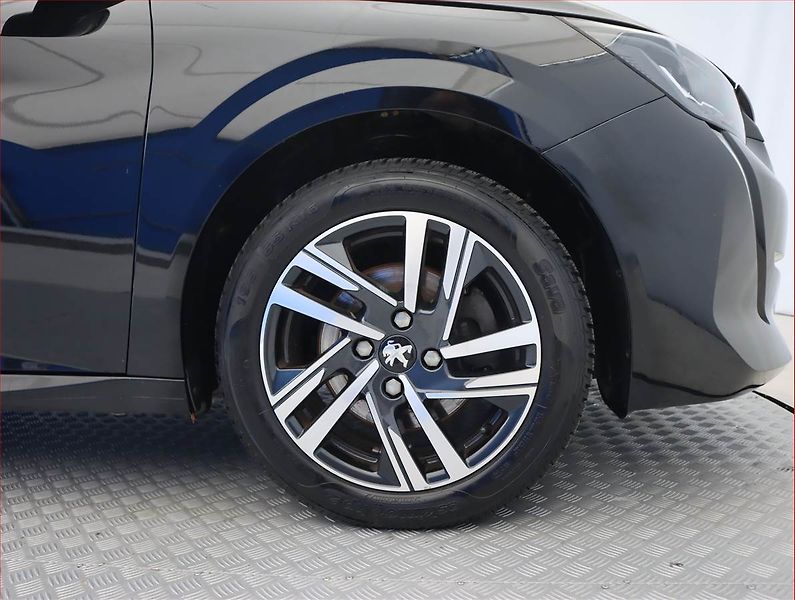 Peugeot 208 (2022) Allure 1.2 PureTech - fotka 15 z 20