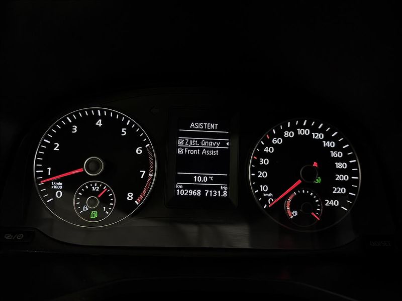 Volkswagen Caddy 1.4TGI BMT DSG TAŽNÉ VÝHŘEV - fotka 19 z 36