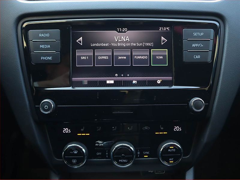 Škoda Octavia (2018) Ambition Plus 1.5 TSI - fotka 12 z 18