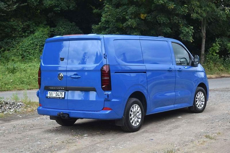 Volkswagen Transporter existuje již v sedmé generaci.