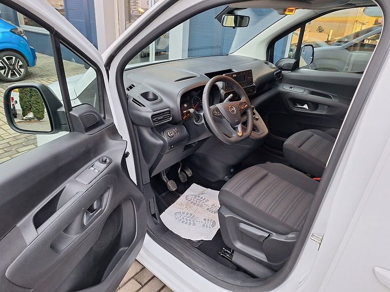 Opel Combo (2023) 1,5 BHDi M6 - fotka 13 z 16