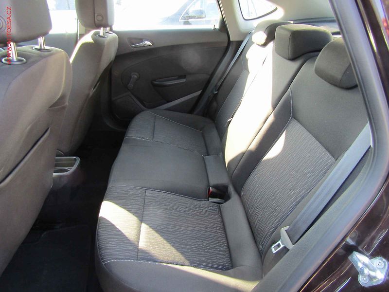 Opel Astra (2014) 1.6i, ČR, servis.kniha - fotka 10 z 20