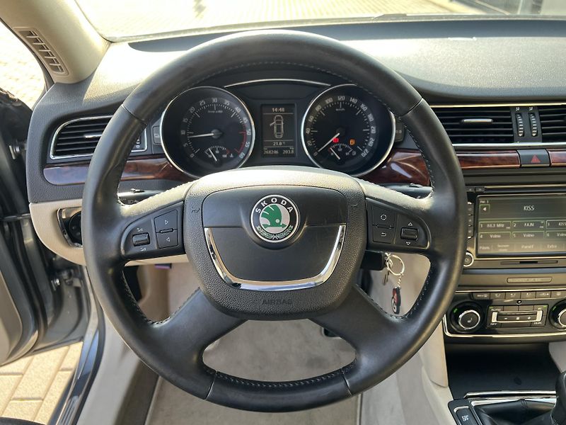 Škoda Superb (2009) 2.0TDI*125Kw*Soudn System - fotka 16 z 32