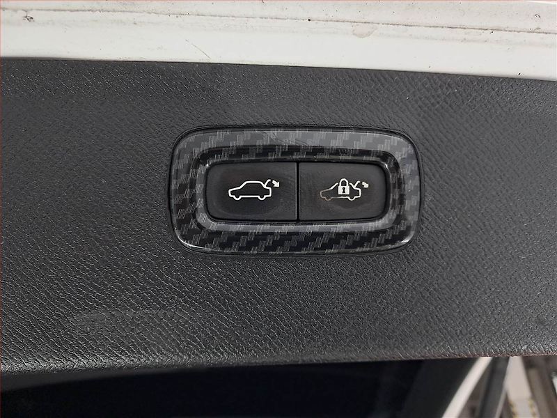 Volvo XC90 (2018) R-Design D5 AWD Polestar - fotka 21 z 24