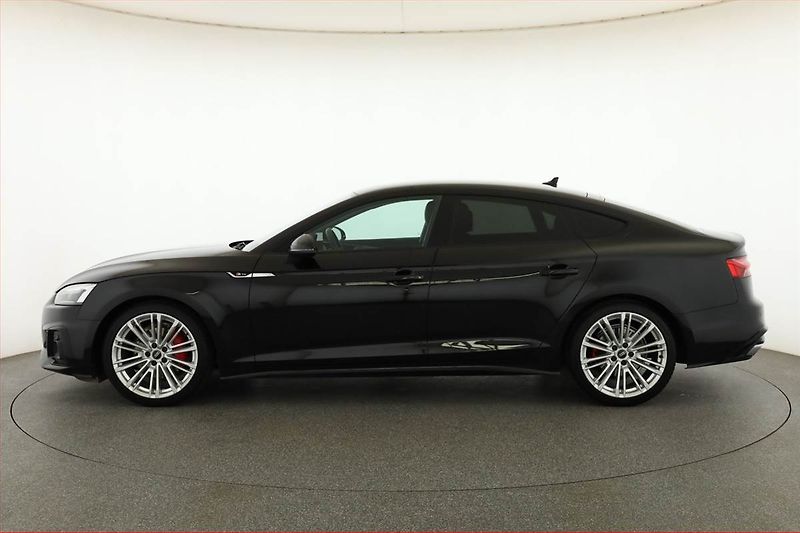 Audi A5 (2022) S-Line 40 TDI - fotka 3 z 19