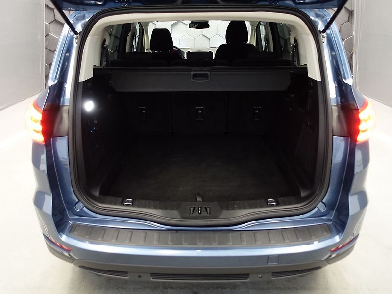Ford S-MAX 110 kw, manuál, LED světlomety - fotka 28 z 38