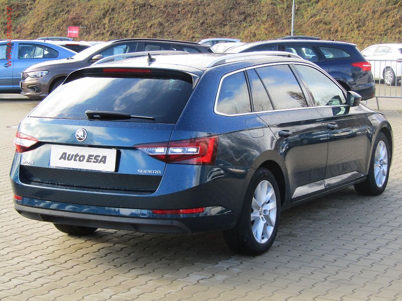 Škoda Superb (2019) 1.6 TDi, Style, DSG, bixen - fotka 4 z 23
