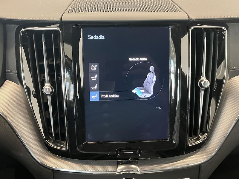 Volvo XC60 T6 AWD Drive-E Inscription AT8 - fotka 41 z 47