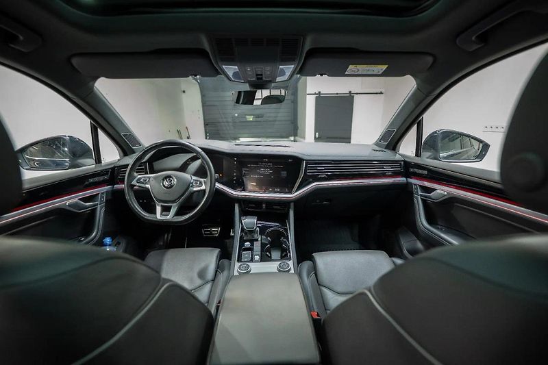 Volkswagen Touareg R-Line 3.0 TDI 210 kW - fotka 13 z 50