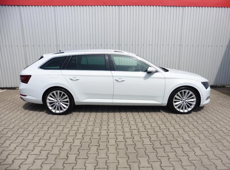 Škoda Superb III Combi 2.0 TSi Laurin & Kle - fotka 6 z 18