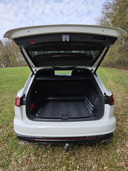 Volkswagen Touareg (2025) záruka 5 let Rline MAXI VÝBAVA - fotka 13 z 14