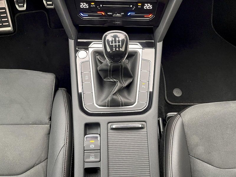 Volkswagen Arteon (2022) 1,5TSI 110KW R-LINE - fotka 20 z 25