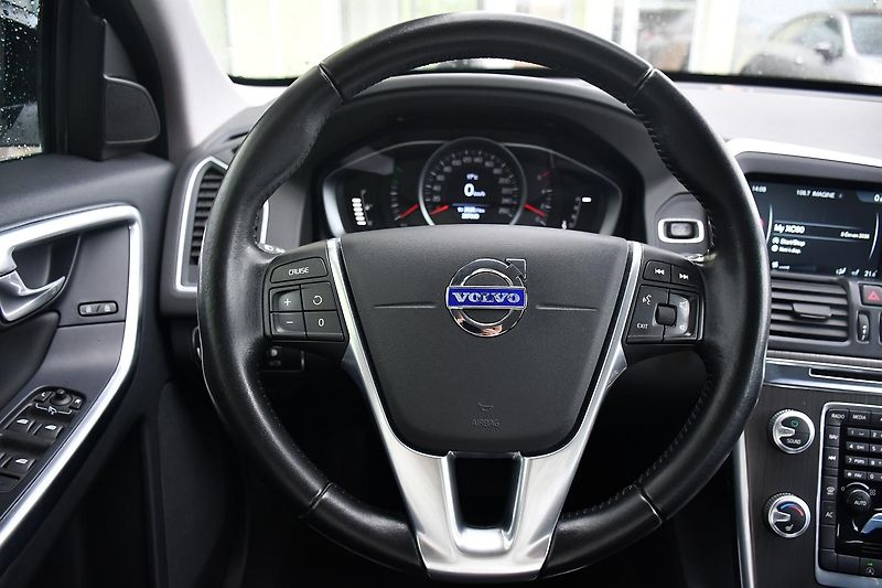 Volvo XC60 D4 A/T ČR 2XALU PO ROZVODECH - fotka 21 z 31