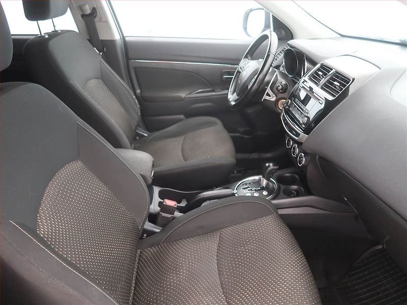 Mitsubishi ASX (2015) Intense 2.2 DI-D, 4X4 - fotka 9 z 16