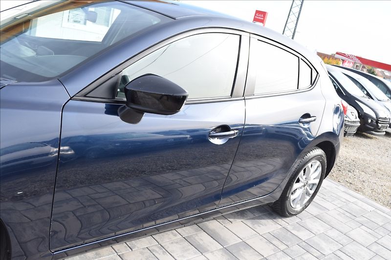 Mazda 3 1,5 74KW SKYAKTIV-G ALU KLIMA - fotka 8 z 38