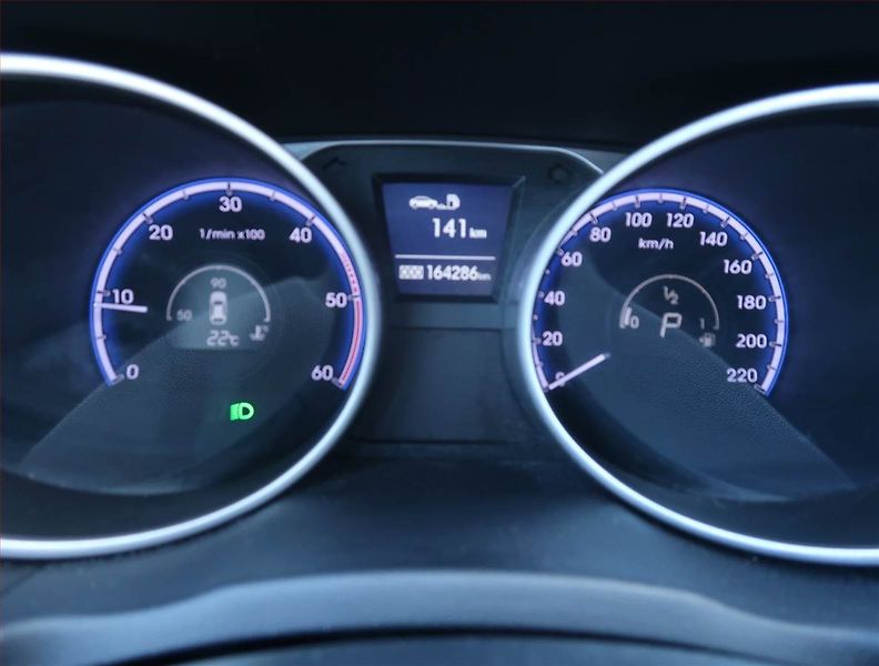 Hyundai ix35 (2013) 2.0 CRDi, 4X4, Automat, Navi - fotka 11 z 15