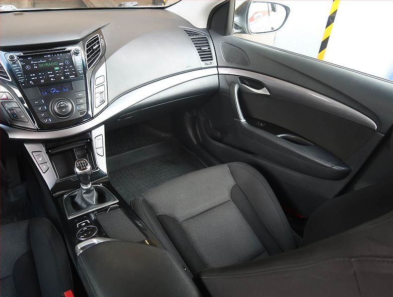 Hyundai i40 (2014) 1.7 CRDi, Serv.kniha, Tempomat - fotka 8 z 16