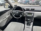 Volkswagen Passat (2008) 1,9 TDi 77 Kw TAŽNÉ - náhled 11