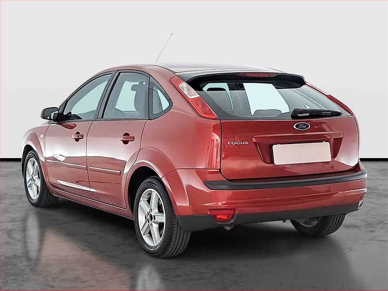 Ford Focus (2007) 1.6 16V, po STK, rezervace - fotka 4 z 17