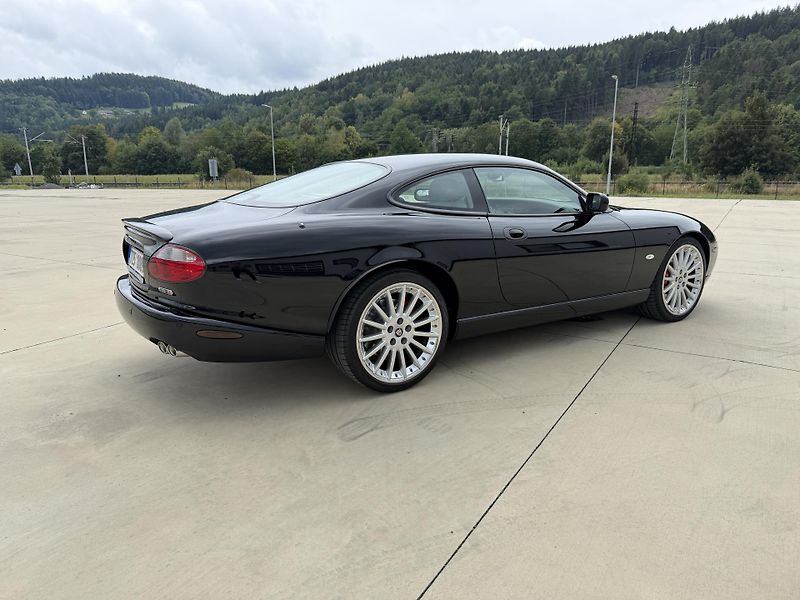 Jaguar XKR COUPE - fotka 6 z 26