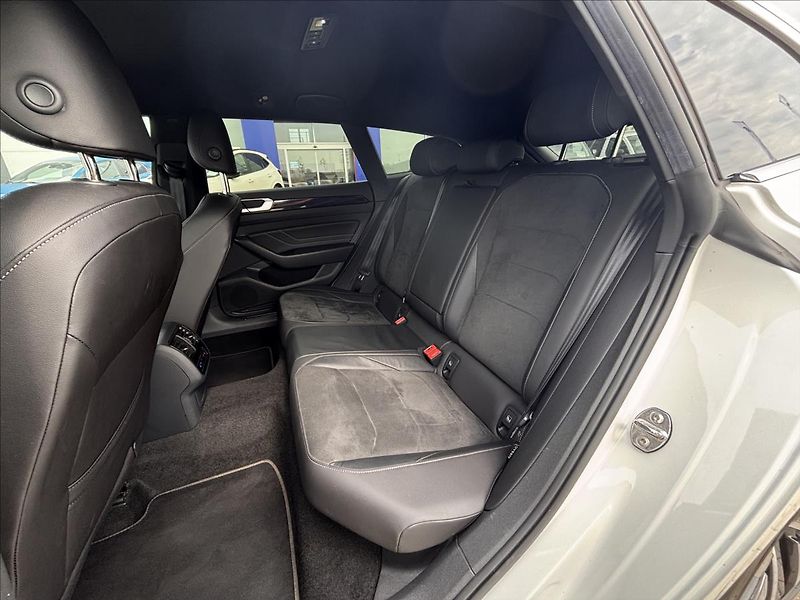 Volkswagen Arteon 2,0 TSI R-Line 206kW DSG - fotka 18 z 38
