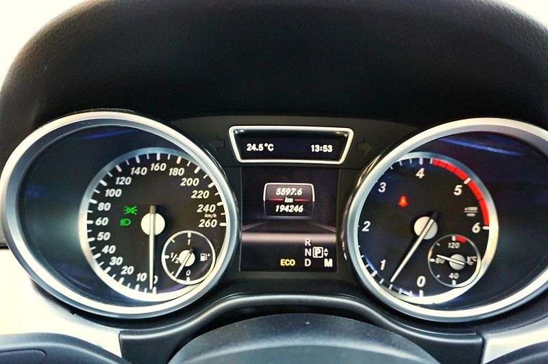 Mercedes-Benz Třídy M (2013) 350 4 MATIC 3,0 CDI 190 kW - fotka 57 z 69