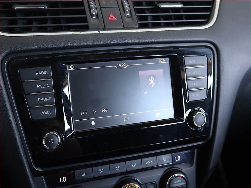Škoda Octavia (2015) 1.6 TDI, Automat, Navi - fotka 19 z 22