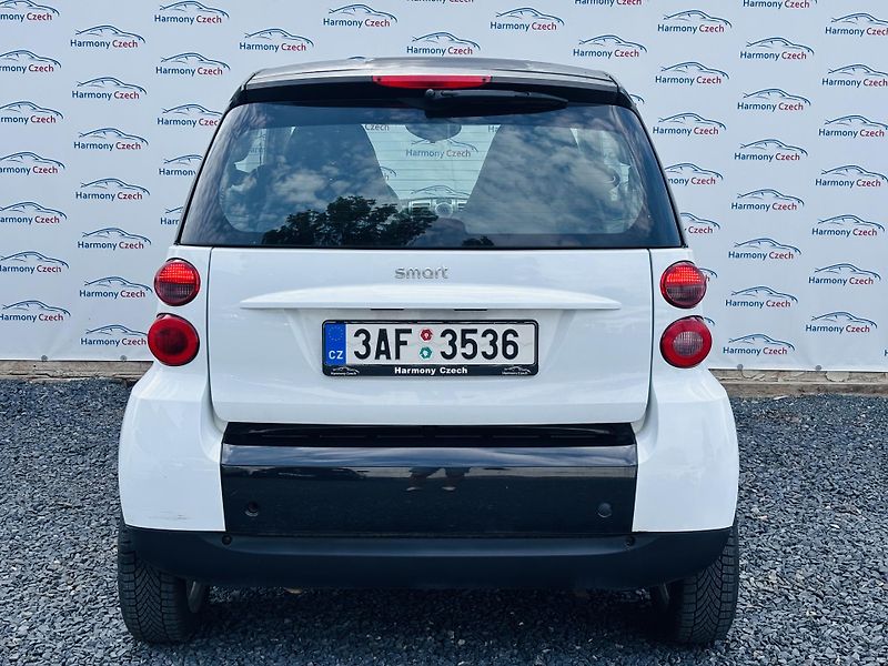 Smart Fortwo (2008) 1.0i COUPE 45 - fotka 4 z 5