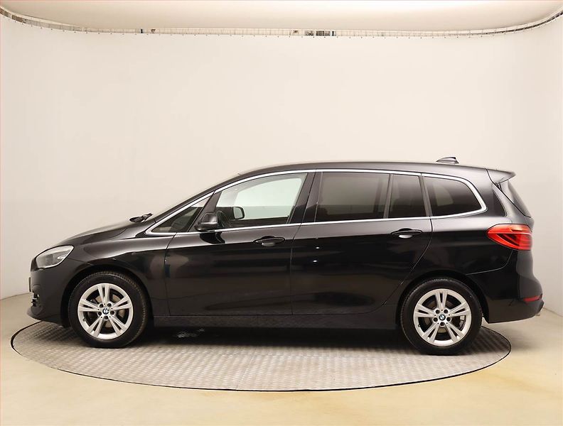 BMW Řada 2 (2021) Luxury Line 216d Gran Tourer - fotka 3 z 25