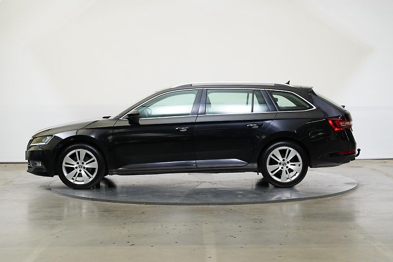 Škoda Superb - fotka 3 z 29
