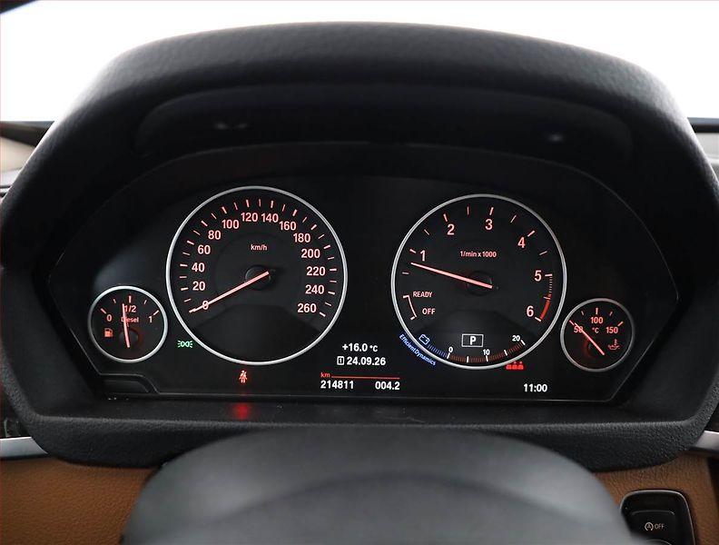 BMW Řada 3 (2017) Individual 320d xDrive GT - fotka 9 z 21