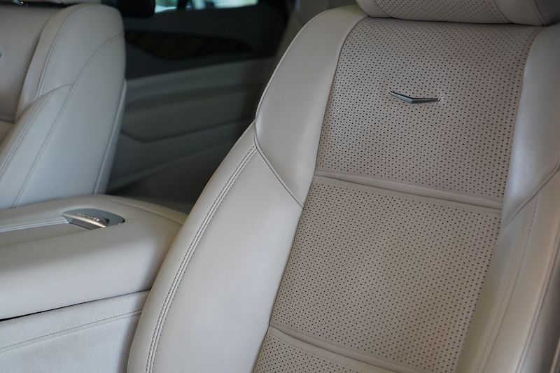 Cadillac Escalade Sport Platinum - fotka 18 z 54