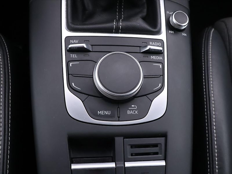 Audi A3 2,0 TDI 110kW Quattro CZ - fotka 27 z 35