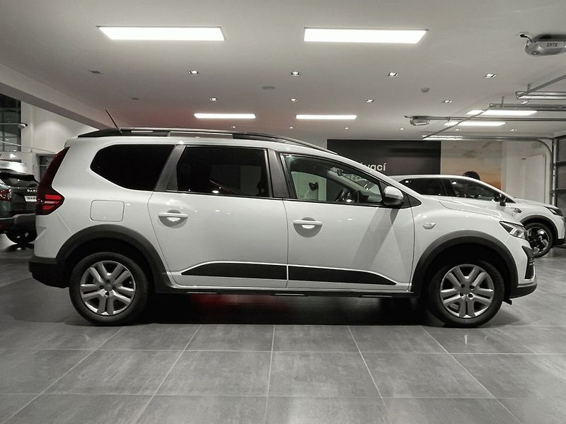 Dacia Jogger (2023) Expression 1,0TCe 100k 7míst - fotka 5 z 18