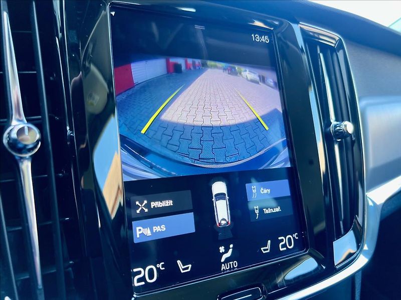 Volvo V90 2,0 T4 Drive-E R-Design Auto - fotka 37 z 48