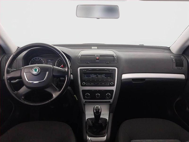 Škoda Octavia (2011) Ambition 1.6 TDI, Serv.kniha - fotka 8 z 18