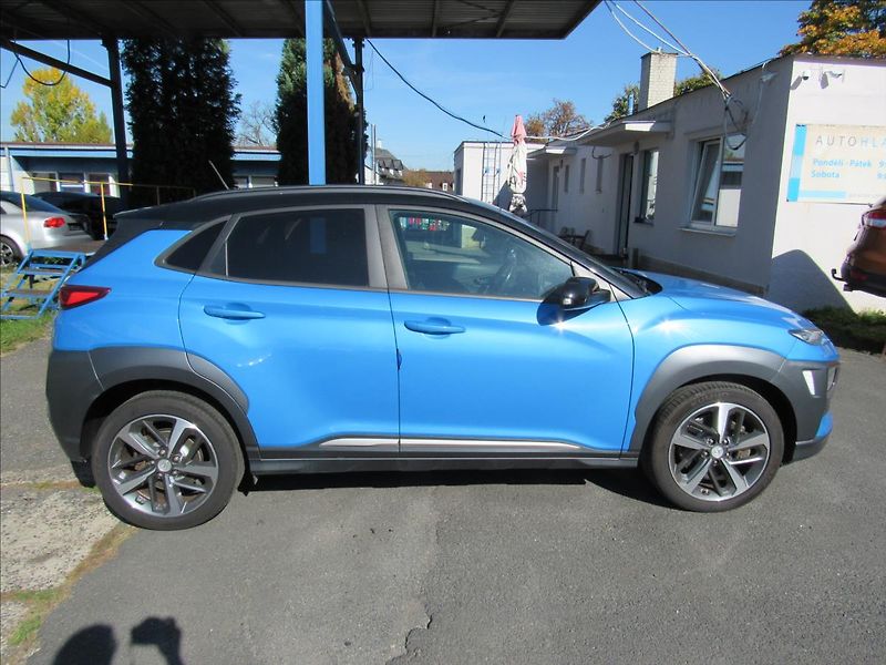 Hyundai Kona 1,6 T-GDI 4x4 Aut Best of Styl - fotka 8 z 36