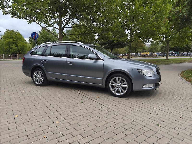 Škoda Superb 2.0 tdi Ambition - fotka 12 z 26