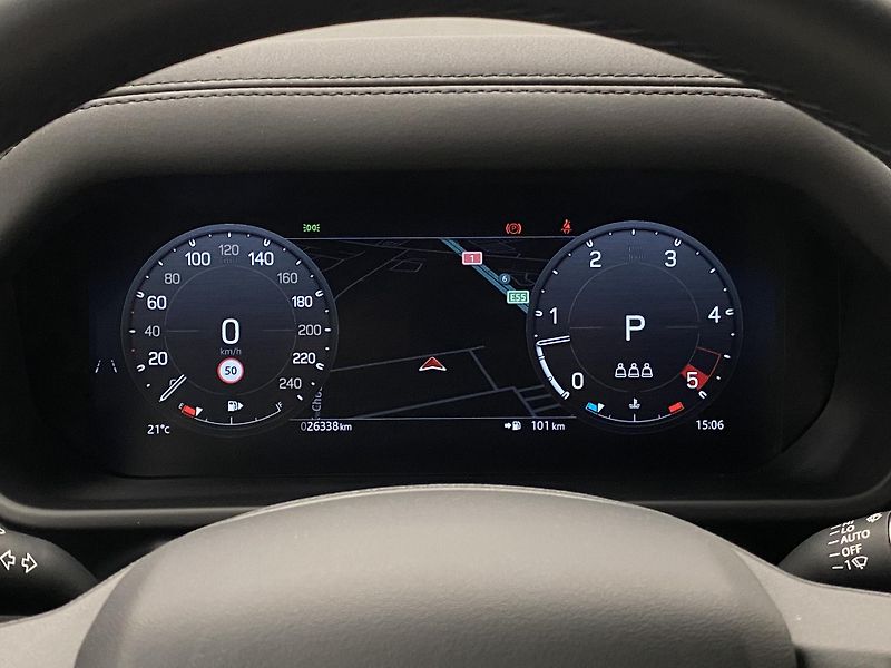 Land Rover Defender 110 D250 X-DYNAMIC SE AWD CZ - fotka 25 z 48