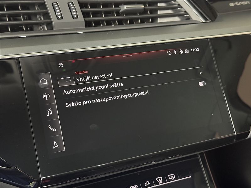 Audi e-tron 300kW S-Line Night Vision - fotka 31 z 48
