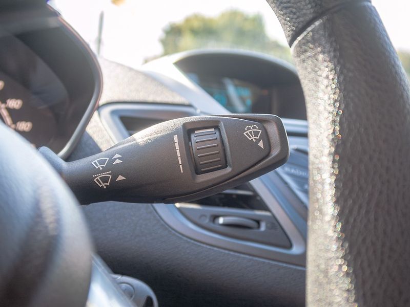 Ford Fiesta (2014) 1.6TDCI 70KW – PO ROZVODECH - fotka 16 z 45