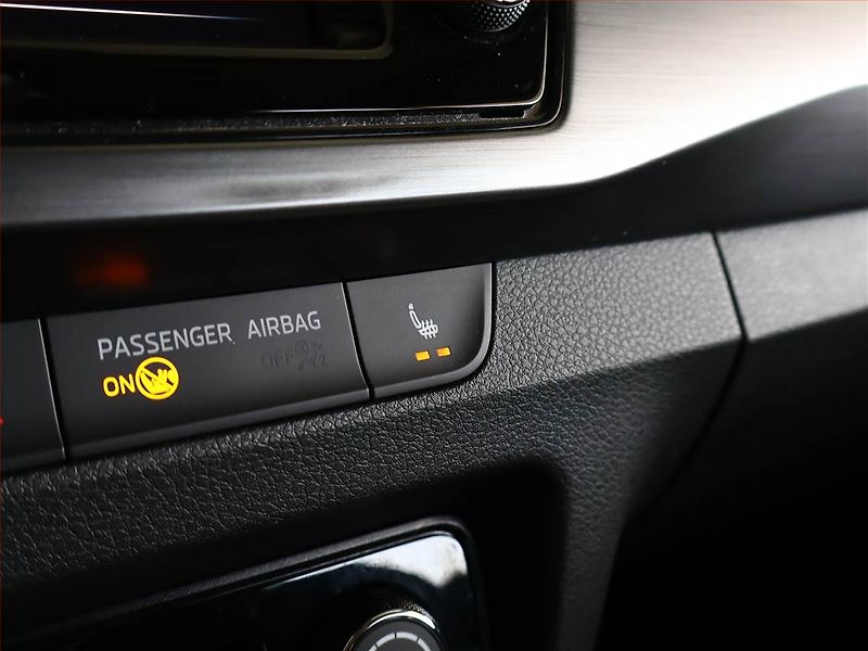 Škoda Fabia (2021) Style 1.0 TSI, Serv.kniha - fotka 18 z 18