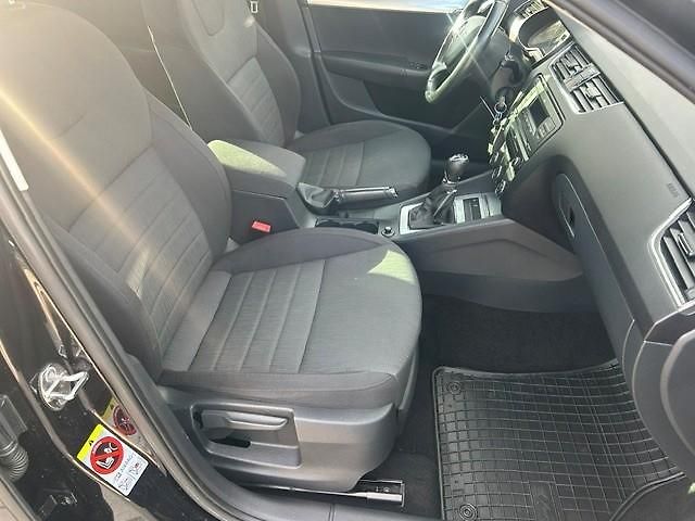 Škoda Octavia (2013) 1,4TSi elegance combi 103kW   - fotka 27 z 43